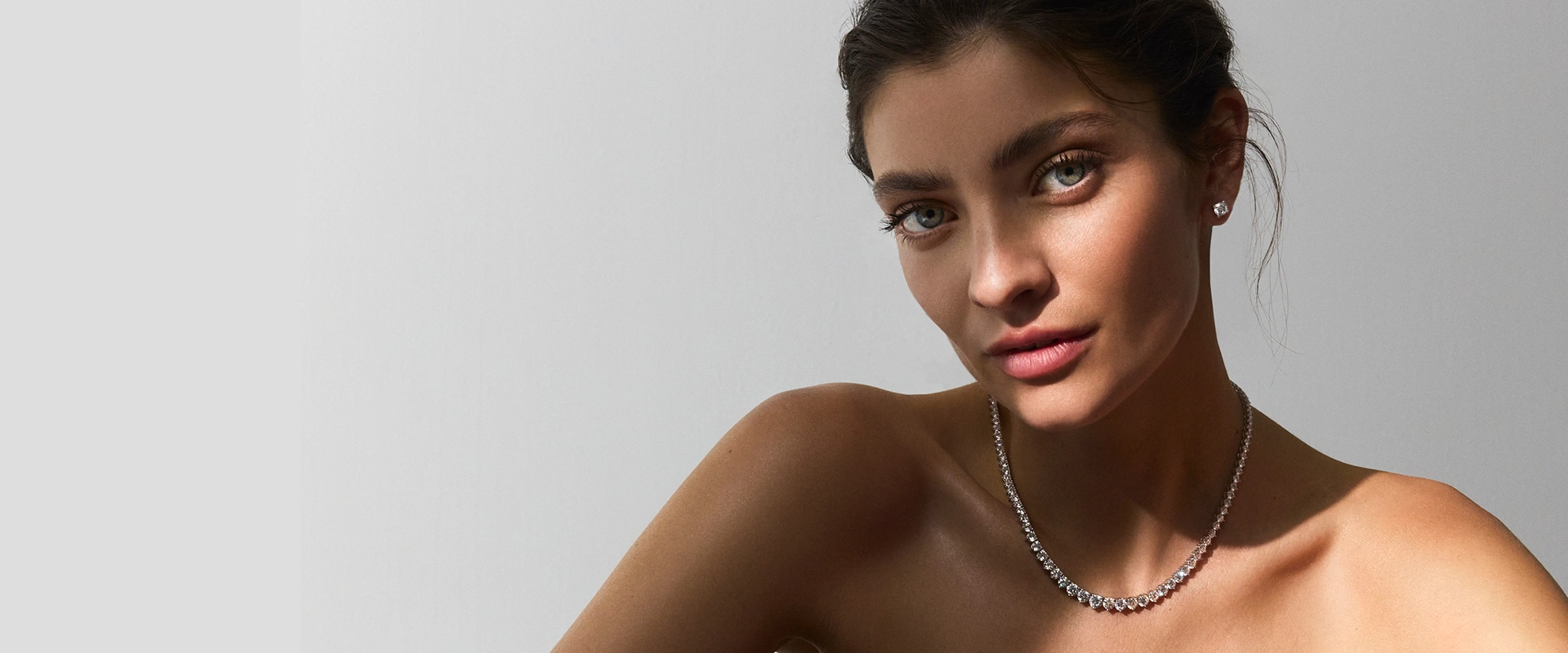 Model wearing HesseLab Lab-Grown Diamond jewellery