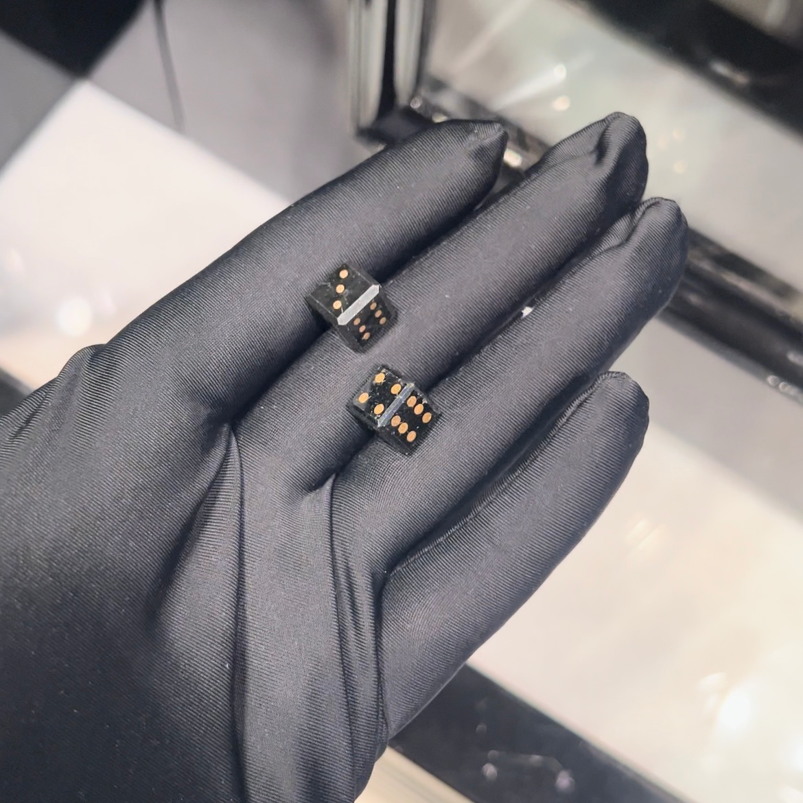 De Beers Ends Lab-Grown